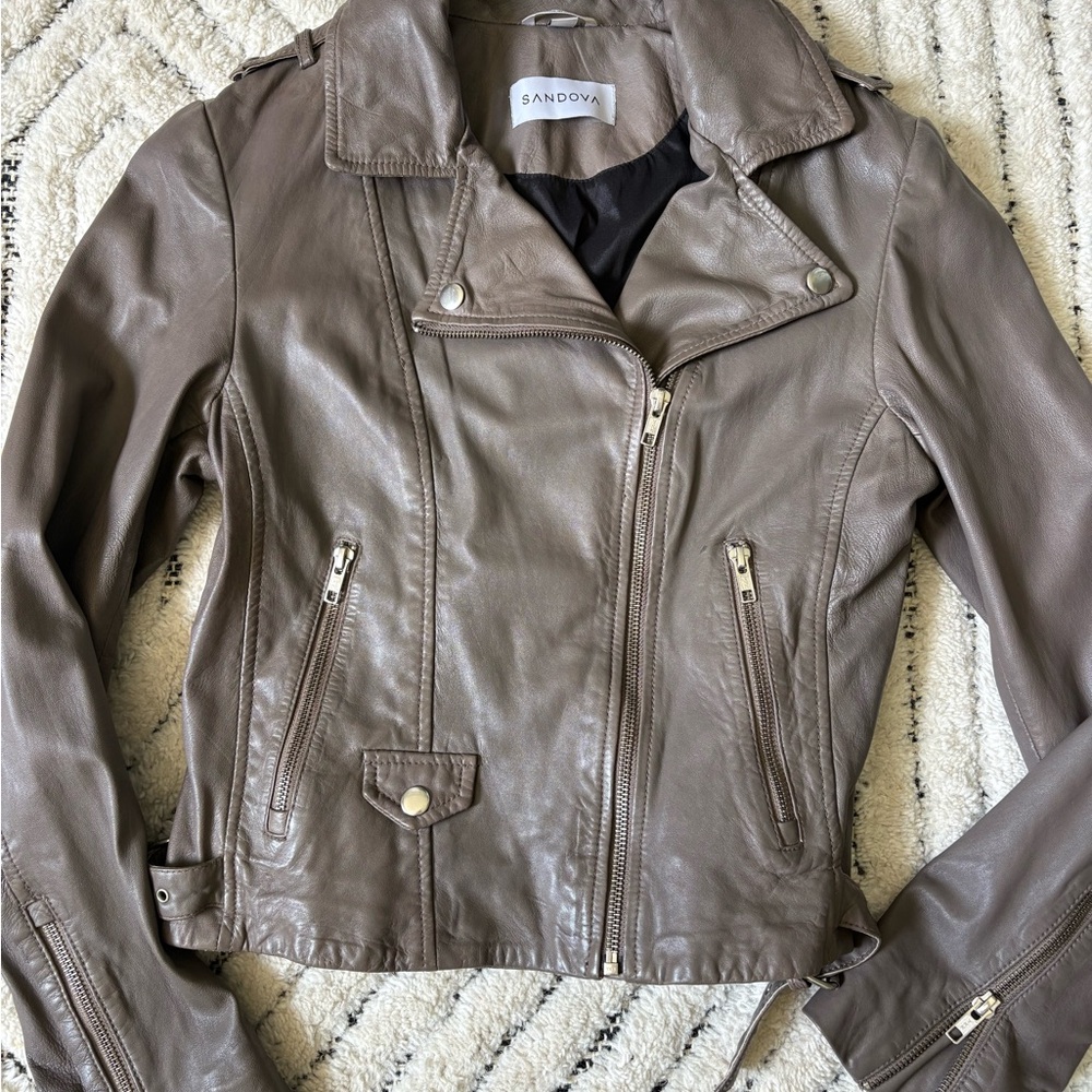 Sandova Moto Biker Jacket with Removable Coyote Fur Collar and Zipper Pockets